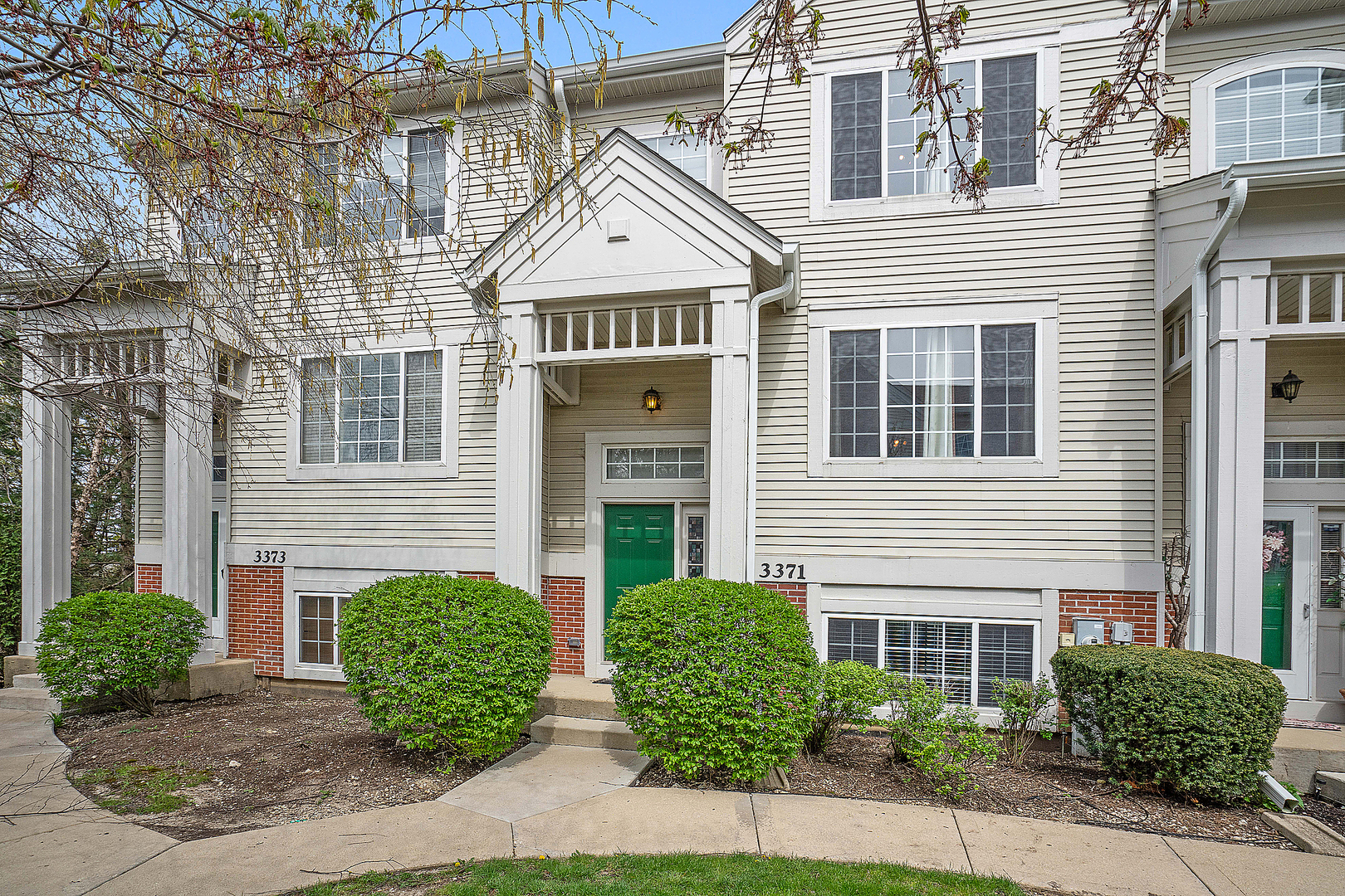 3371 Ravinia Circle Aurora, IL 60504 - Photo 1 of 15