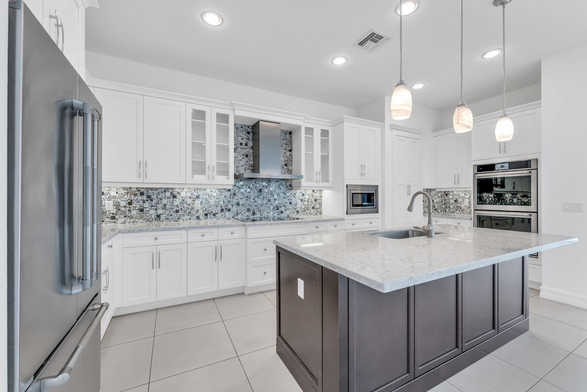 1286 Southwest 113th Way Pembroke Pines, FL 33025 - Photo 7 of 42 Photo 7