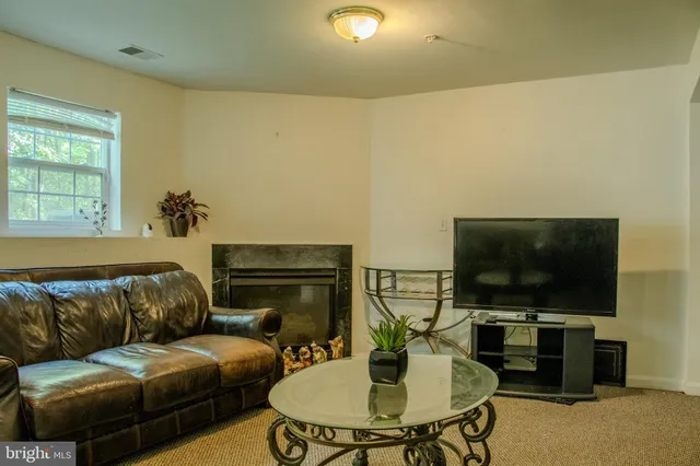 $450,000 | 1552 Falling Brook Court, Odenton, MD 21113