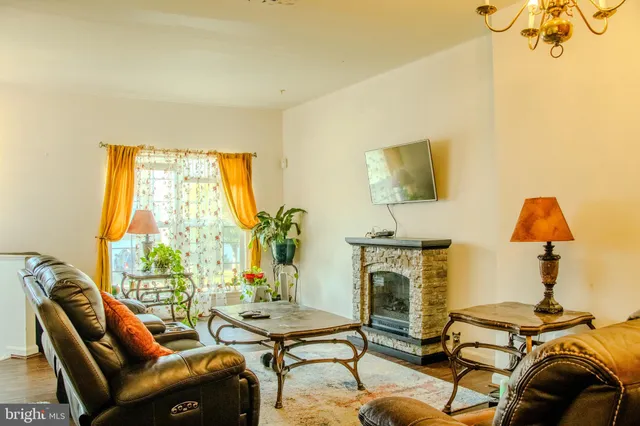 $450,000 | 1552 Falling Brook Court, Odenton, MD 21113