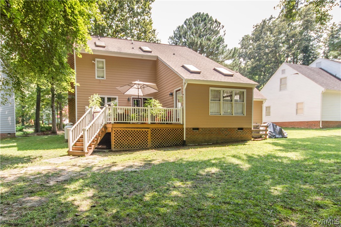 14010 Fiddlers Ridge Road Midlothian, VA 23112 - Photo 33 of 36 a view of a house with a yard and a large tree