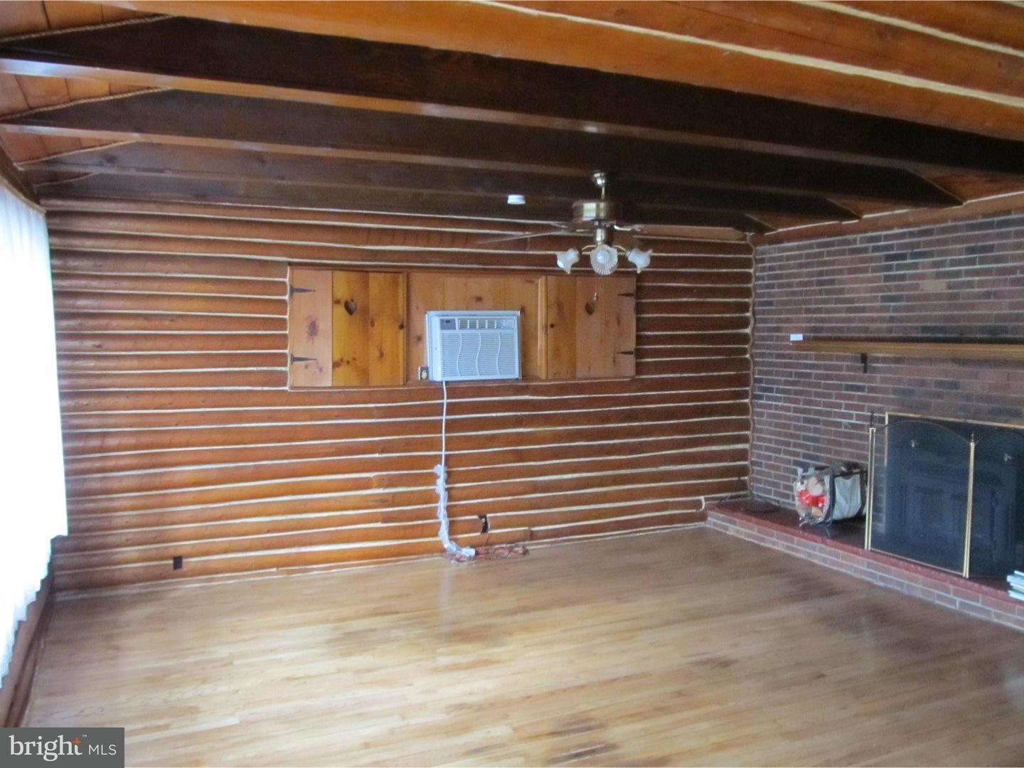 514 Cains Mill Road Williamstown, NJ 08094 - Photo 3 of 15 Living Room