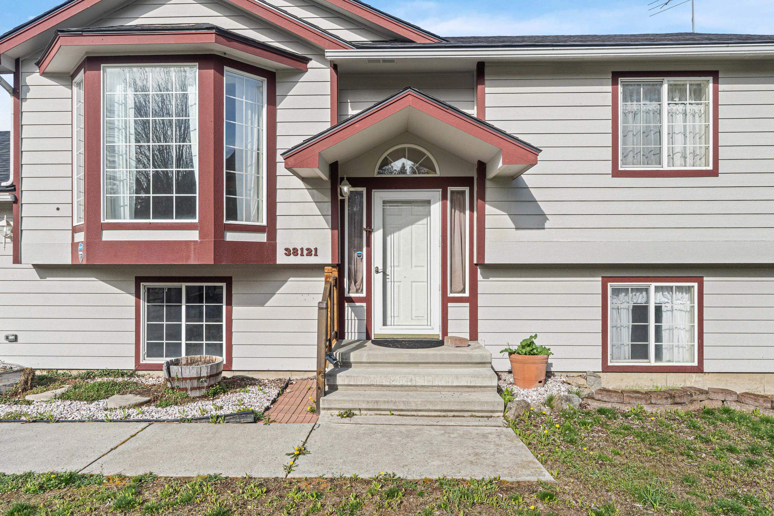 38121 North Frontage Road Elk, WA 99009 - Photo 4 of 44 Gallery Image 4