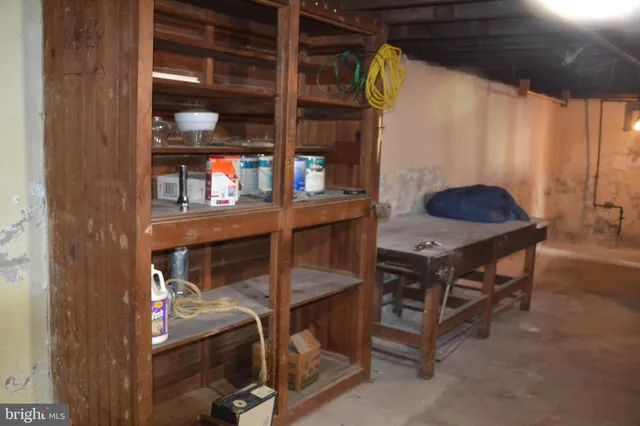 a view of an outdoor space