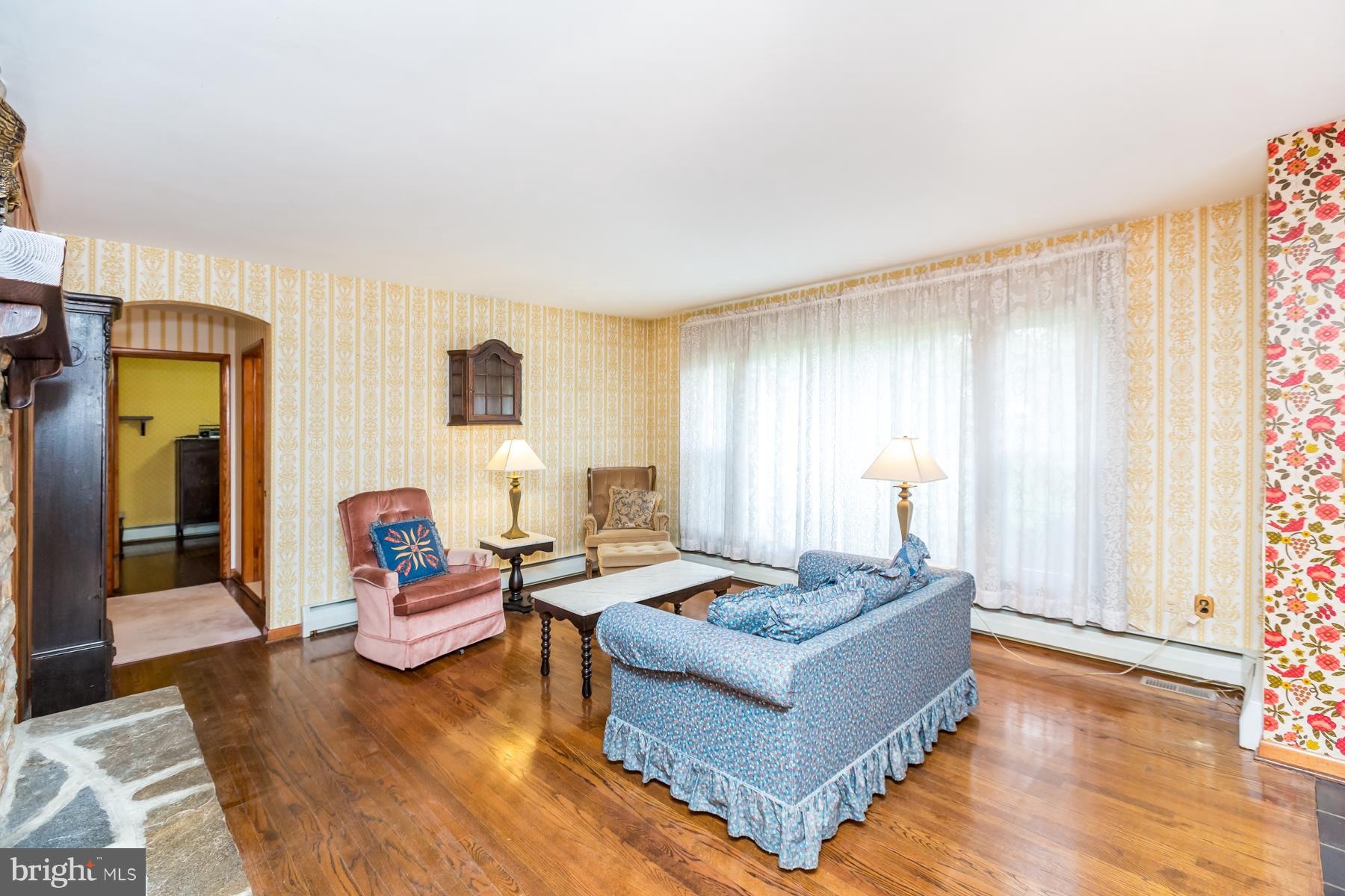 9938 Old Mill Road Ellicott City, MD 21042 - Photo 4 of 30 Living Room