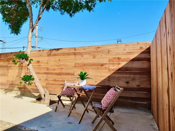 a view of a house with a tub