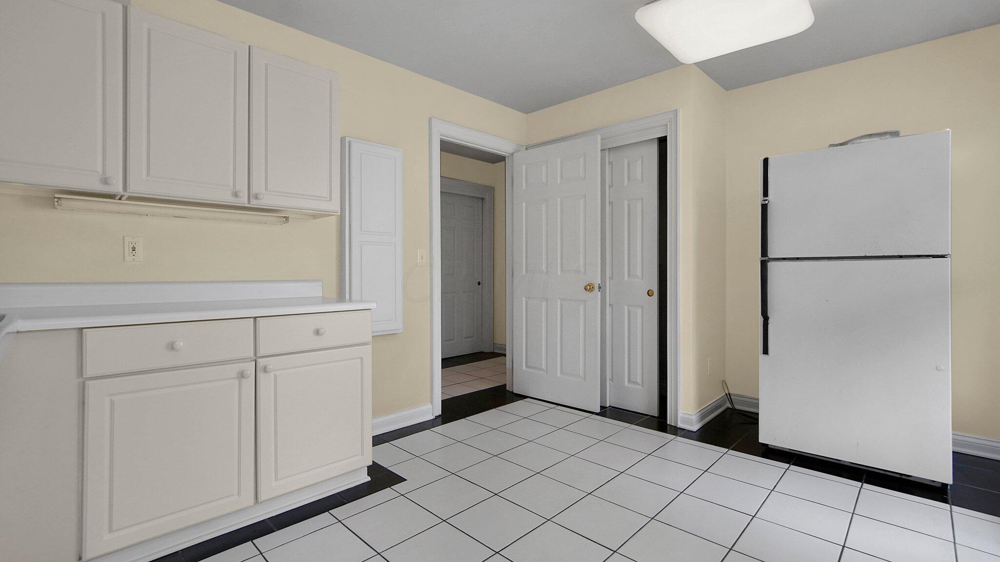 8069 Flint Road Columbus, OH 43235 - Photo 45 of 75 Laundry