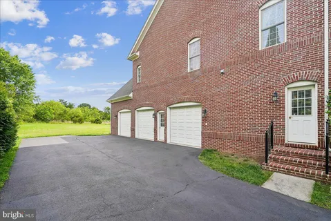 $1,949,900 | 42623 Trappe Rock Court, Ashburn, VA 20148