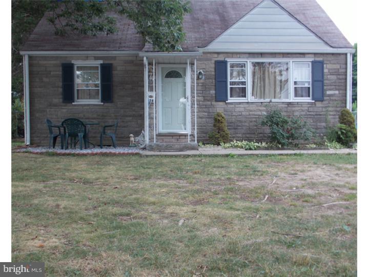 228 Upland Road Brookhaven, PA 19015 - Photo 1 of 25 Exterior Front