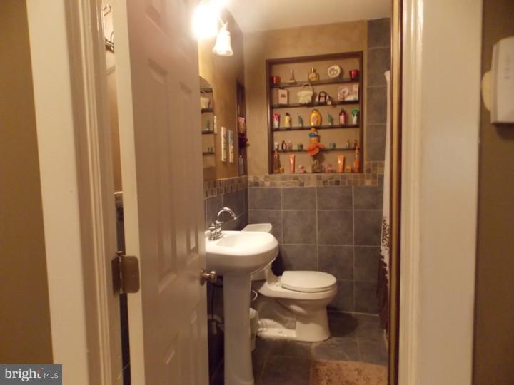 228 Upland Road Brookhaven, PA 19015 - Photo 15 of 25 Bathroom