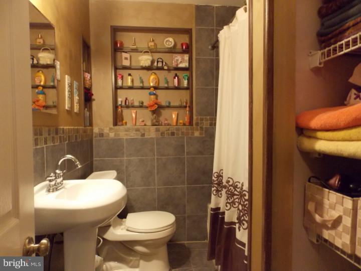 228 Upland Road Brookhaven, PA 19015 - Photo 16 of 25 Bathroom
