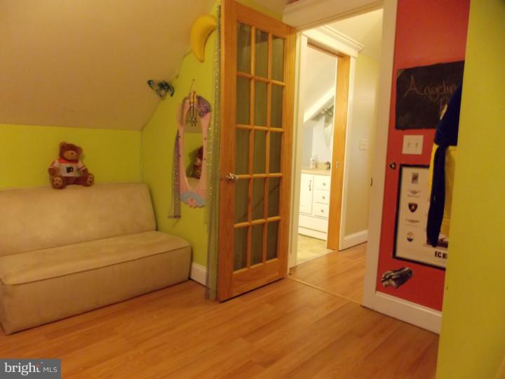 228 Upland Road Brookhaven, PA 19015 - Photo 19 of 25 Bedroom 3