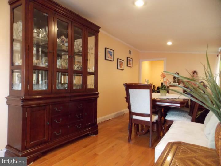 228 Upland Road Brookhaven, PA 19015 - Photo 4 of 25 Dining Room