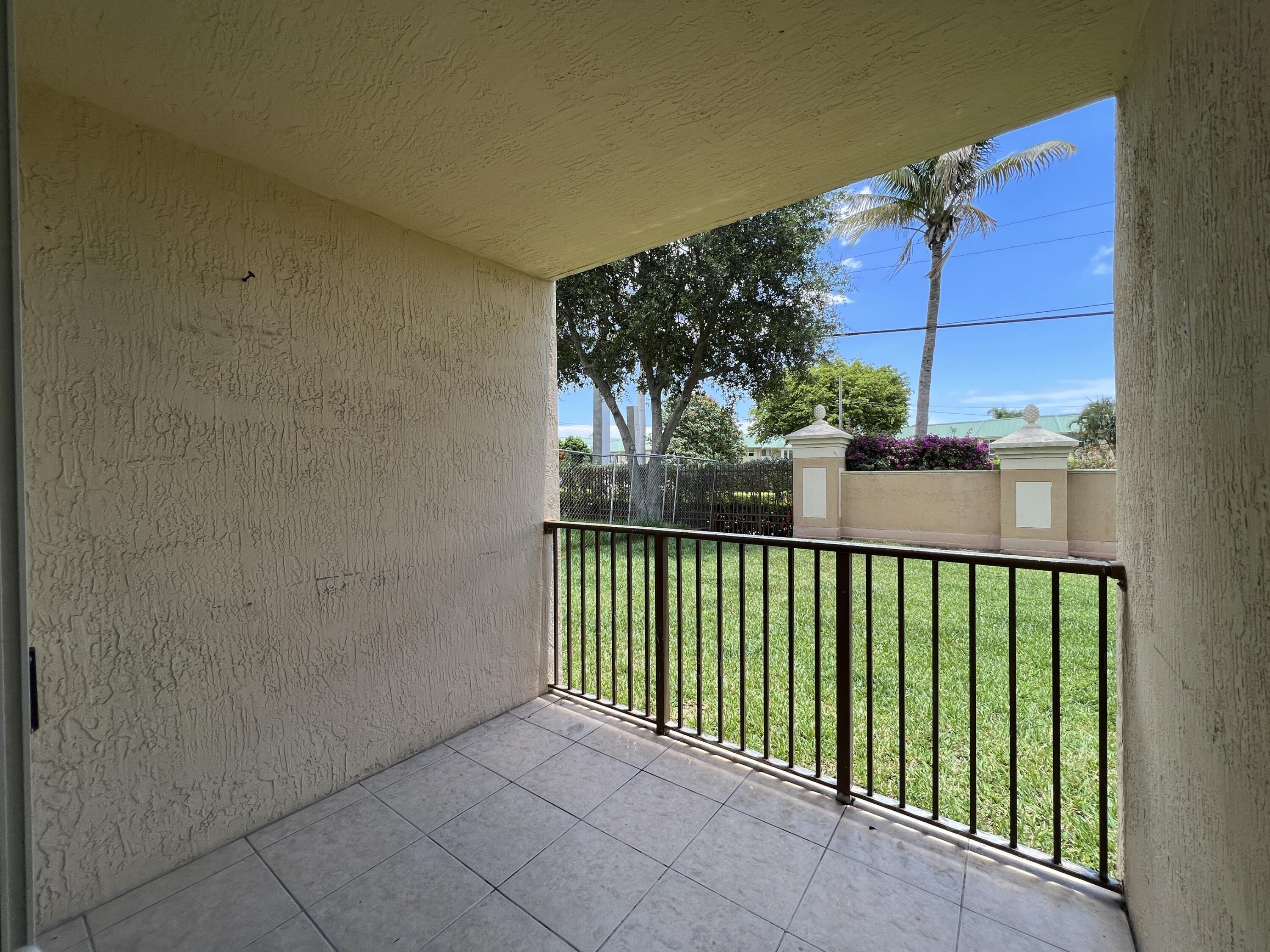 202 Villa Circle Boynton Beach, FL 33435 - Photo 5 of 5 original (5)