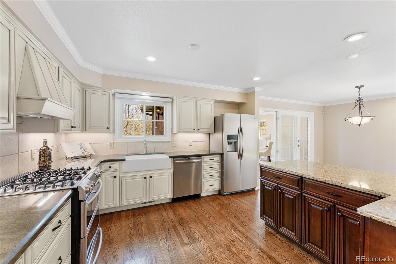 8926 Greenspointe Lane Highlands Ranch, CO 80130 - Photo 5 of 47