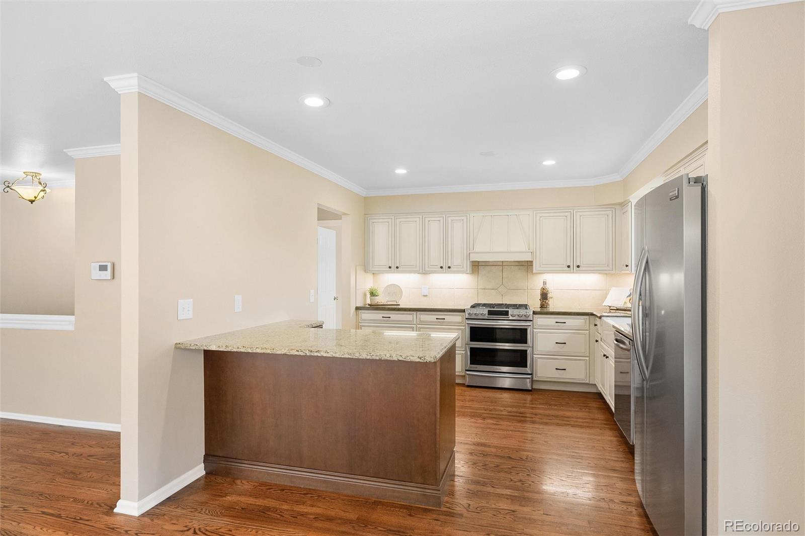 8926 Greenspointe Lane Highlands Ranch, CO 80130 - Photo 9 of 47