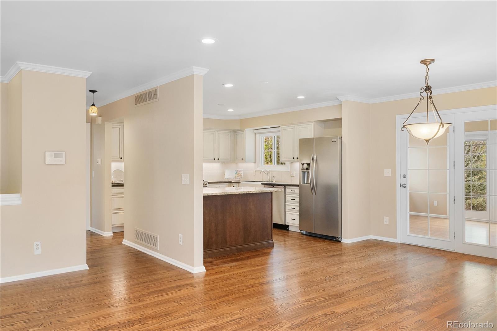 8926 Greenspointe Lane Highlands Ranch, CO 80130 - Photo 10 of 47