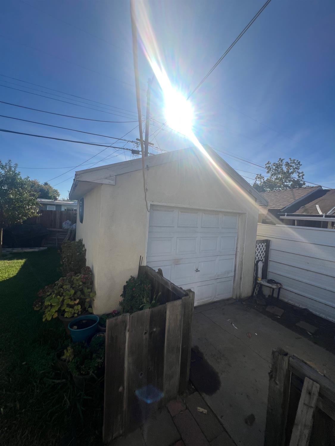 5202 Thurman Way Sacramento, CA 95824 - Photo 12 of 24 a view of a garage