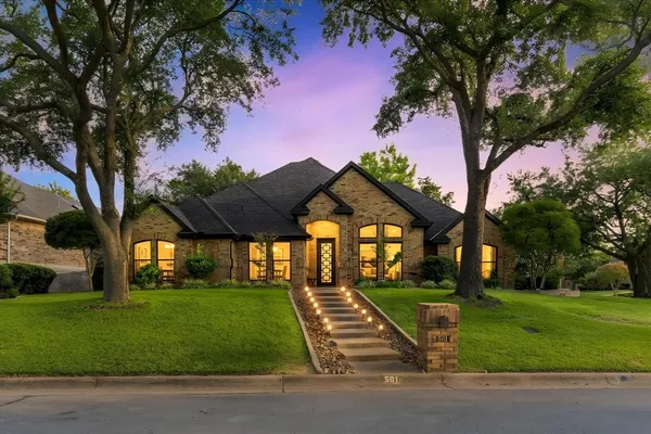 $775,000 | 501 Green Meadow Street North, Colleyville, TX 76034