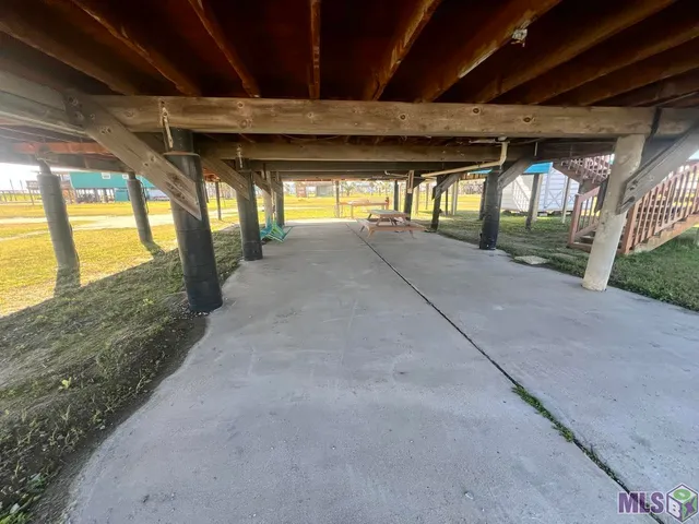 $299,500 | 121 Peach Lane, Grand Isle, LA 70358