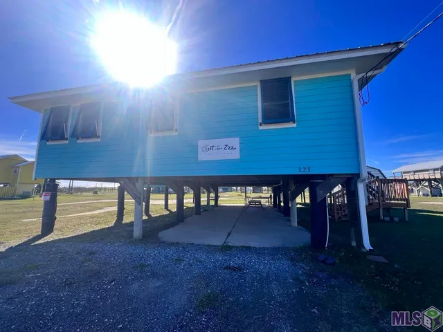 $299,500 | 121 Peach Lane, Grand Isle, LA 70358