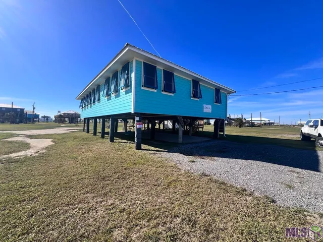 $299,500 | 121 Peach Lane, Grand Isle, LA 70358