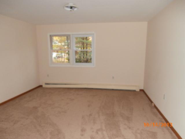 41 Hemlock Road Brunswick, ME 04011 - Photo 8 of 31 Bedroom. New carpet, fresh paint,...