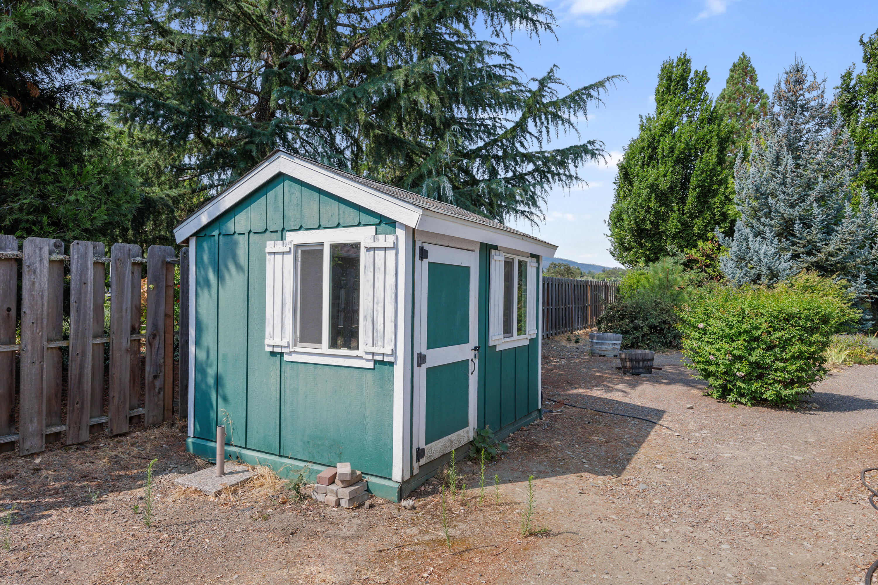 124 Walnut Place Phoenix, OR 97535 - Photo 49 of 56 Shed