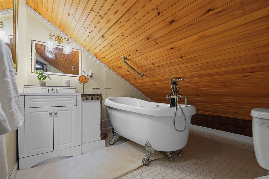 43 Old Beach Road Newport, RI 02840 - Photo 29 of 50