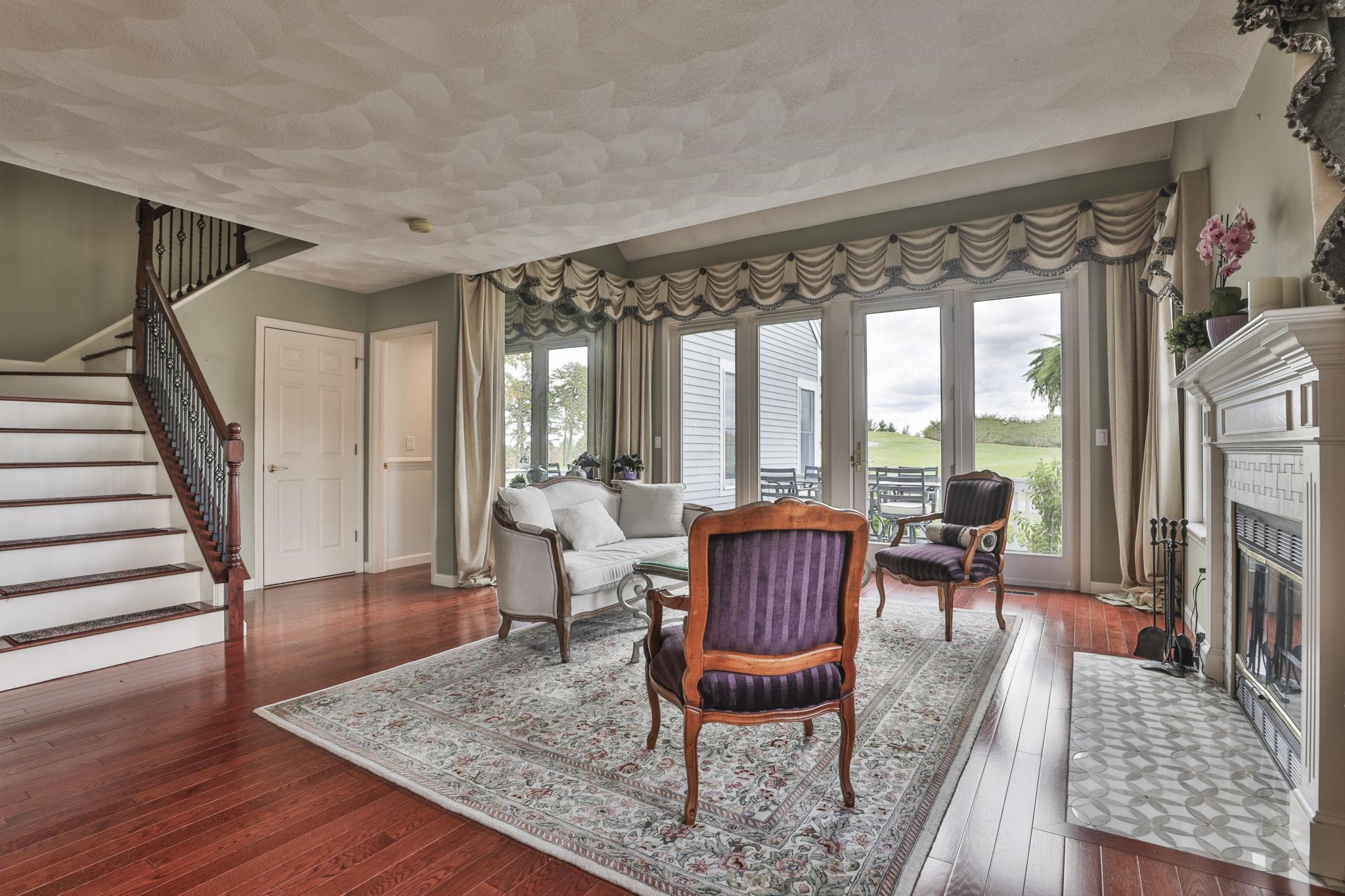 95 Hawthorne Village Road Nashua, NH 03062 - Photo 15 of 60 Gallery Image 15