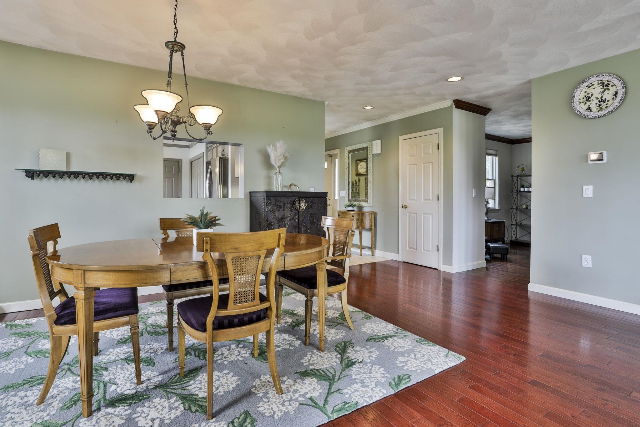 95 Hawthorne Village Road Nashua, NH 03062 - Photo 23 of 60 Gallery Image 23