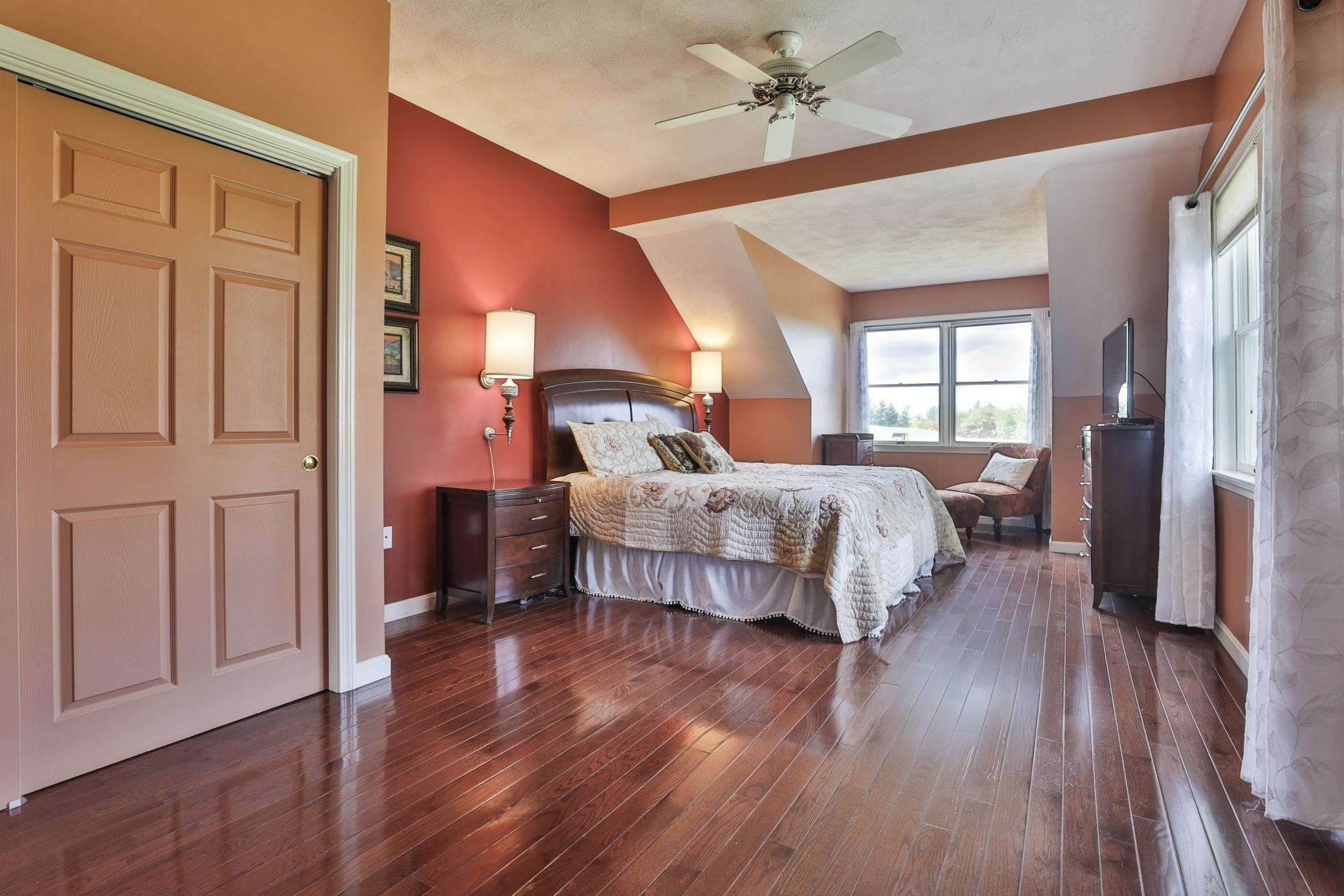 95 Hawthorne Village Road Nashua, NH 03062 - Photo 33 of 60 Gallery Image 33
