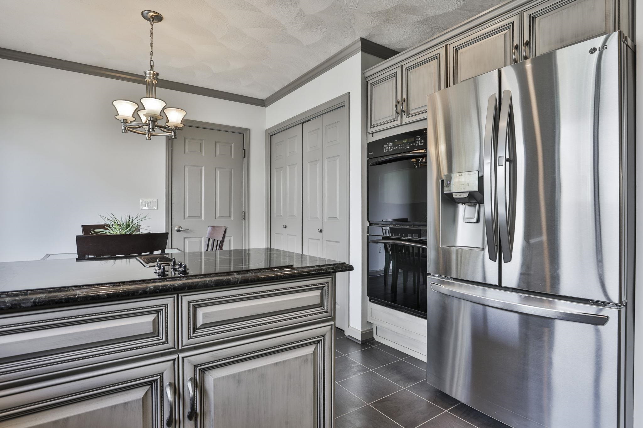 95 Hawthorne Village Road Nashua, NH 03062 - Photo 5 of 60 Gallery Image 5