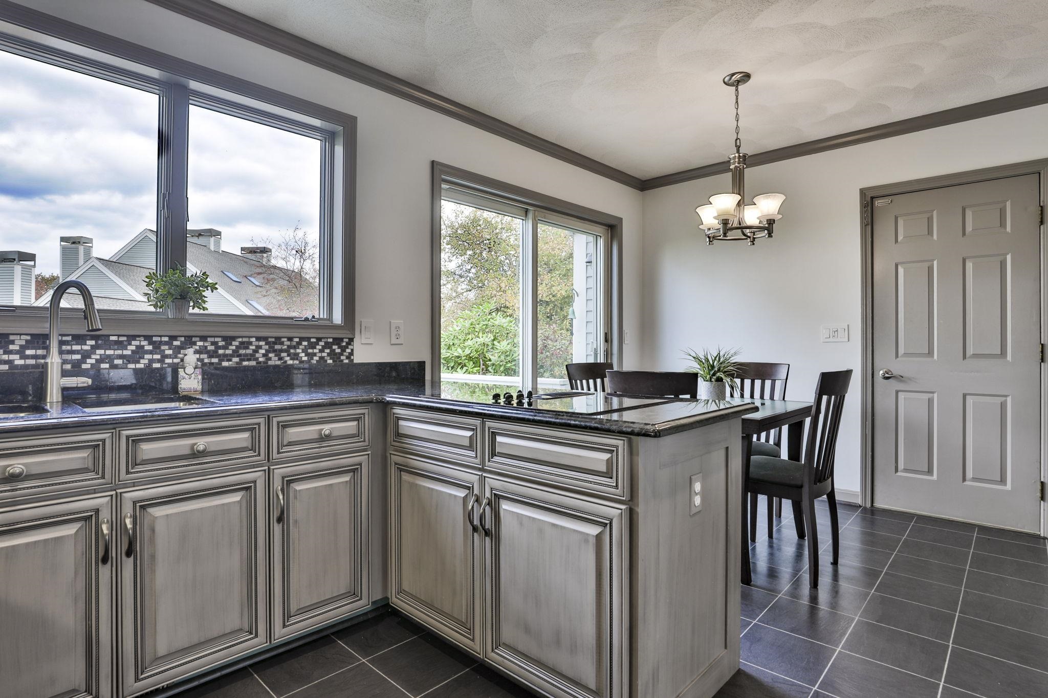 95 Hawthorne Village Road Nashua, NH 03062 - Photo 6 of 60 Gallery Image 6