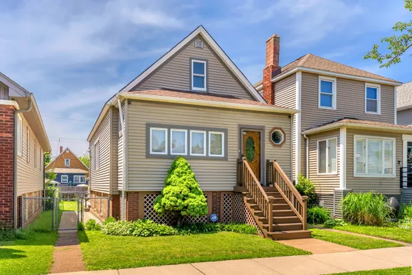 $235,000 | 1624 Central Avenue, Whiting, IN 46394
