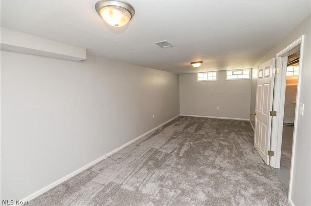 1266 Sunset Road Cleveland, OH 44124 - Photo 5 of 34