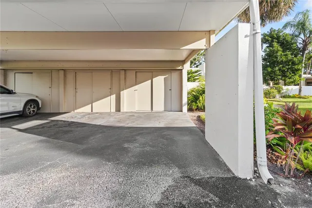 $200,000 | 2375 Lakeside Mews, Unit D2, Sarasota, FL 34235