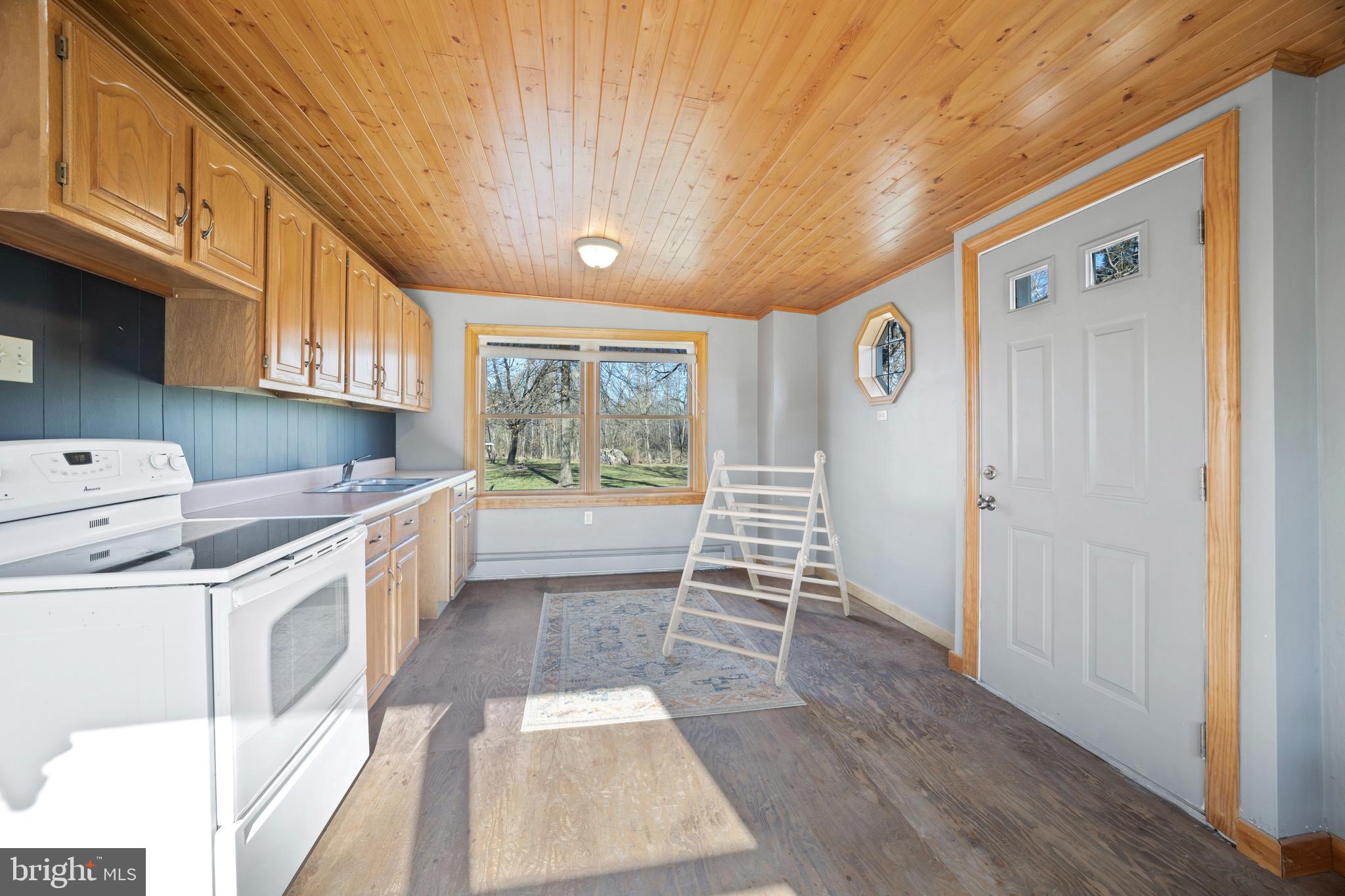161 Congo Road Gilbertsville, PA 19525 - Photo 13 of 32 Gallery Image 13