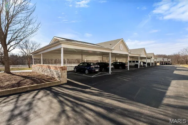 $259,000 | 1 Monarch Trace Court, Unit 307, Chesterfield, MO 63017