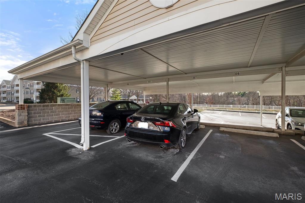 1 Monarch Trace Court, Unit 307 Chesterfield, MO 63017 - Photo 32 of 37