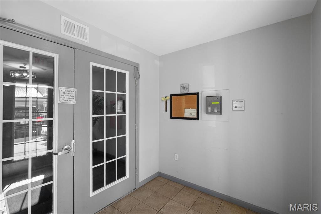 1 Monarch Trace Court, Unit 307 Chesterfield, MO 63017 - Photo 4 of 37