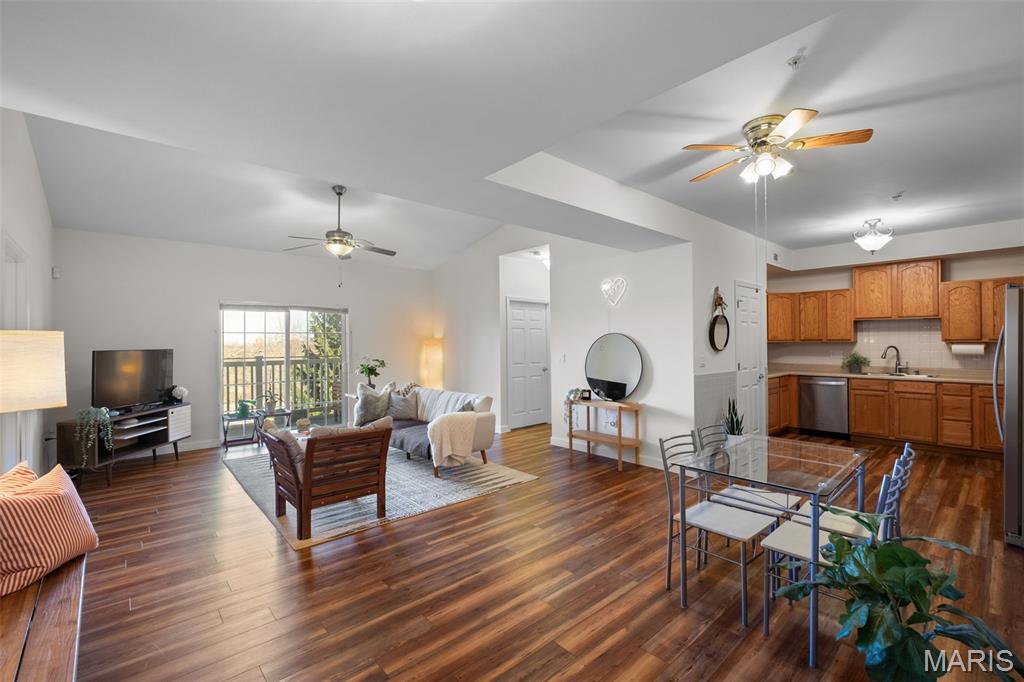 1 Monarch Trace Court, Unit 307 Chesterfield, MO 63017 - Photo 8 of 37