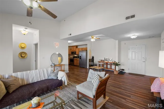 $259,000 | 1 Monarch Trace Court, Unit 307, Chesterfield, MO 63017