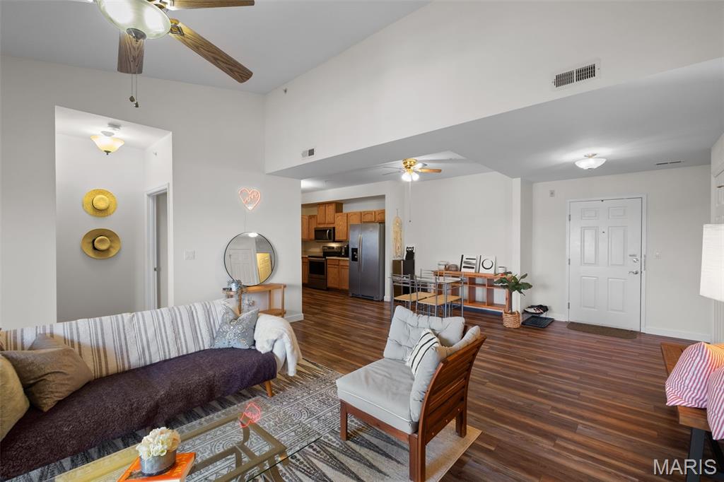 1 Monarch Trace Court, Unit 307 Chesterfield, MO 63017 - Photo 10 of 37