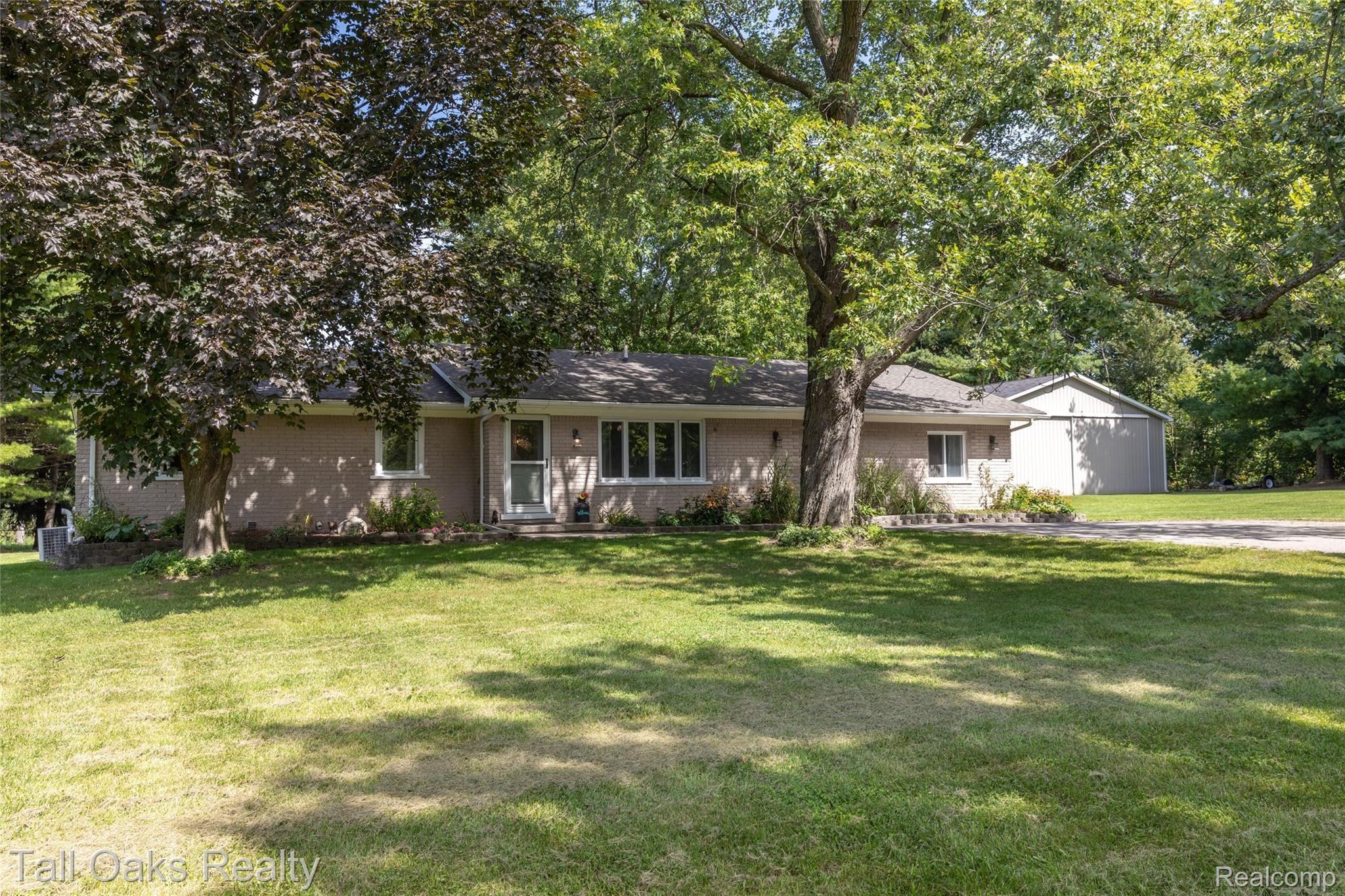 11023 Horton Road Goodrich, MI 48438 - Photo 1 of 44 2 Front with barn 780A5676.JPG