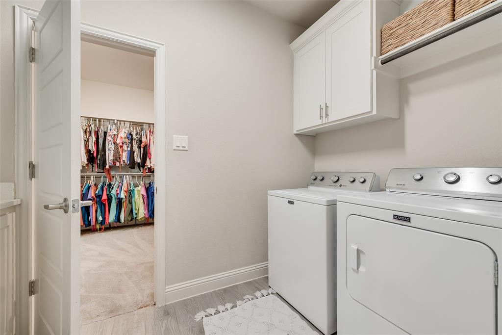 101 Oxford Court Weatherford, TX 76088 - Photo 29 of 35 Laundry next to primary closet