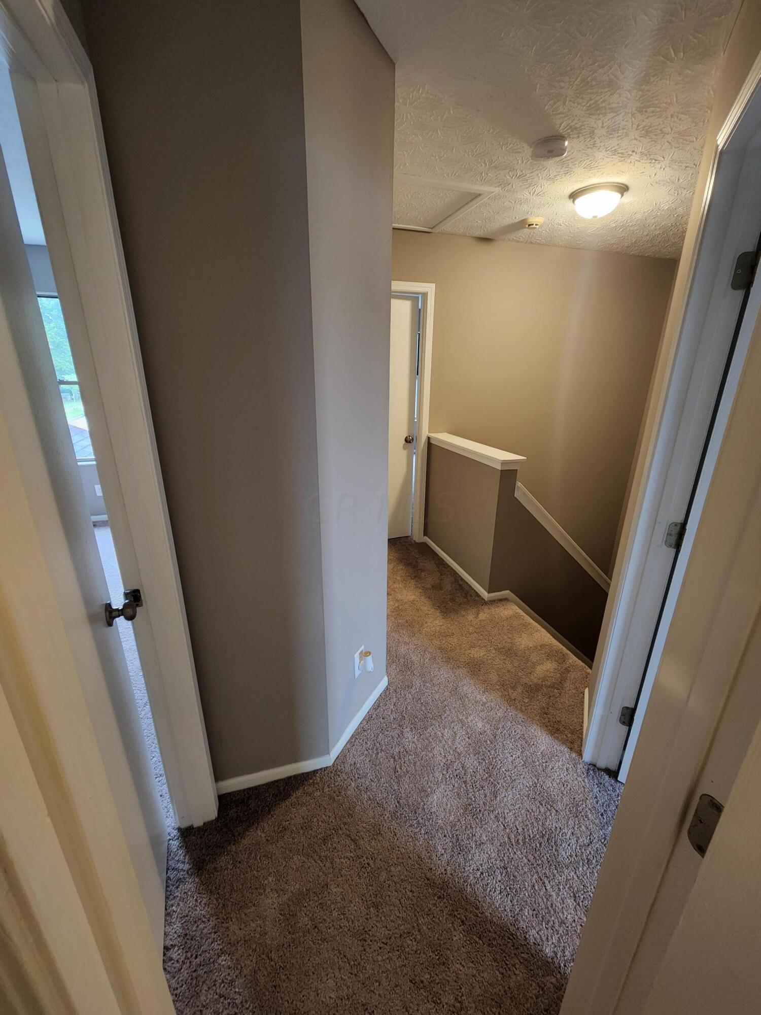 2748 Raphael Drive Columbus, OH 43232 - Photo 10 of 14 10