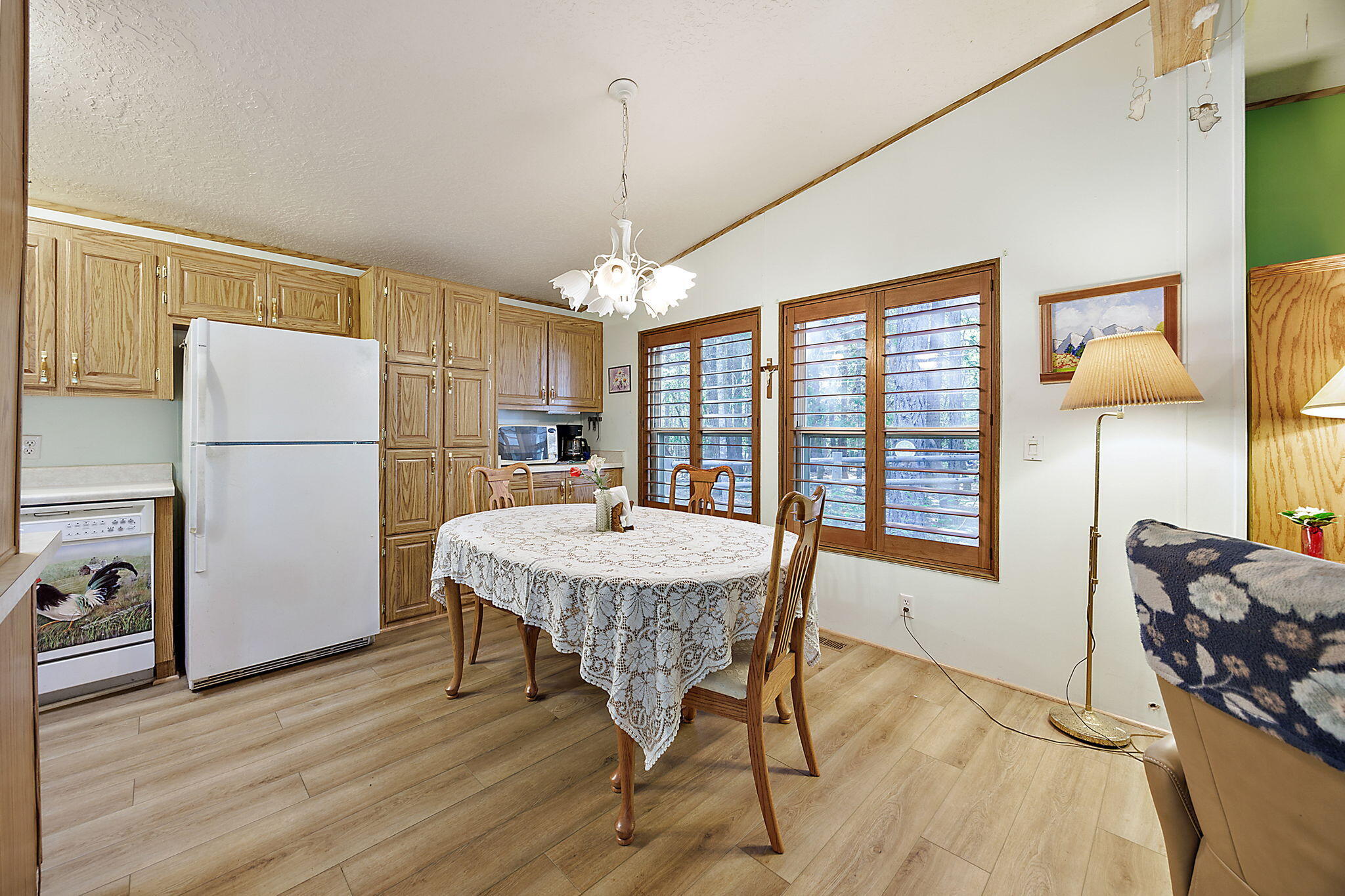 301 East Crow Road Merlin, OR 97532 - Photo 10 of 24 dining - Copy - Copy - Copy