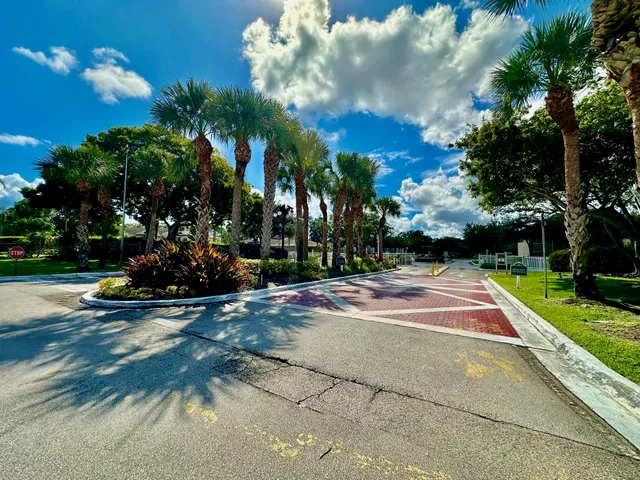 $1,950 | 651 Cypress Lake Boulevard, Unit M, Deerfield Beach, FL 33064