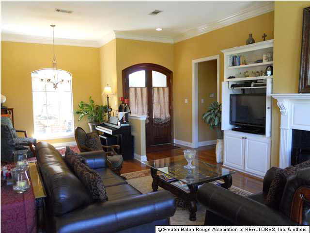 10417 Springridge Avenue Baton Rouge, LA 70810 - Photo 3 of 20 Gallery Image 3